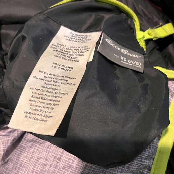 EDDIE BAUER Down Hooded Puffer Coat Boy's Black Green Reversible Size XS 5/6 - Picture 15 of 16